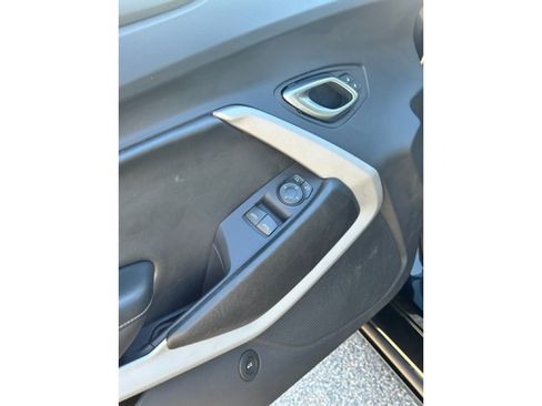 Used 2023 Chevrolet Camaro LT image 5