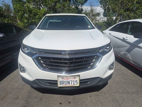 Used 2020 Chevrolet Equinox LS w/ LS Convenience Package FWD image 3