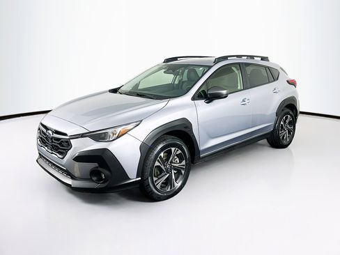 Used 2024 Subaru Crosstrek 2.0i Premium image 3