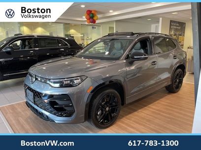 New 2025 Volkswagen Tiguan SE R-Line