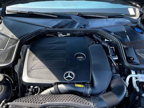 Used 2019 Mercedes-Benz C 300 Sedan w/ Premium Package image 32