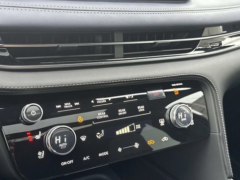 New 2026 INFINITI QX60 Sport image 5