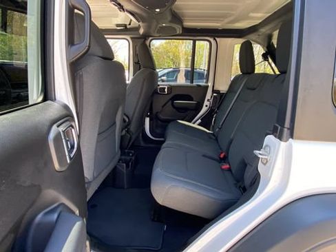 Used 2025 Jeep Wrangler Unlimited Sport AWD/4WD image 27