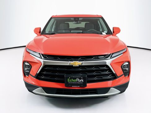 Used 2025 Chevrolet Blazer LT AWD/4WD image 2