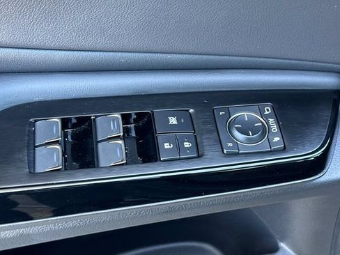 Used 2025 Lexus ES 350 w/ Premium Package FWD image 13