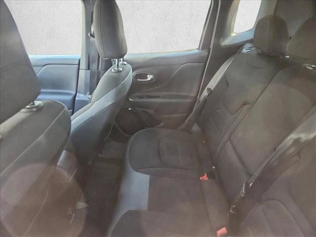Used 2017 Jeep Renegade Altitude w/ Advanced Technology Group AWD/4WD image 10