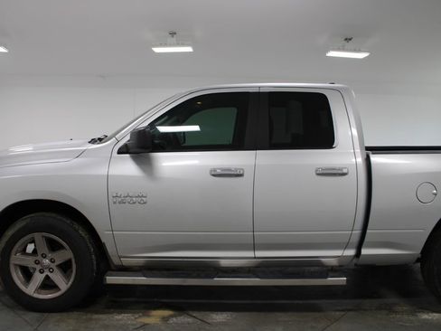 Used 2017 RAM 1500 Classic SLT AWD/4WD image 6