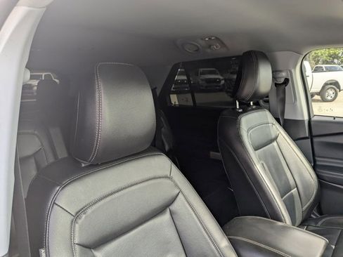 Used 2022 Ford Explorer Limited image 20