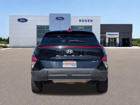 Used 2024 Hyundai Kona SEL AWD/4WD image 4