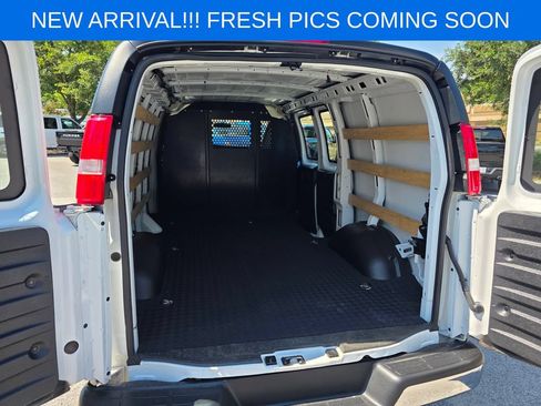 Used 2025 Chevrolet Express 2500 w/ Driver Convenience Package RWD image 8