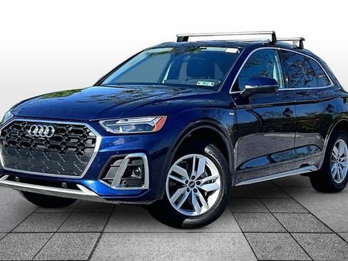 Used 2022 Audi Q5 2.0T Premium w/ Convenience Package AWD/4WD image 2