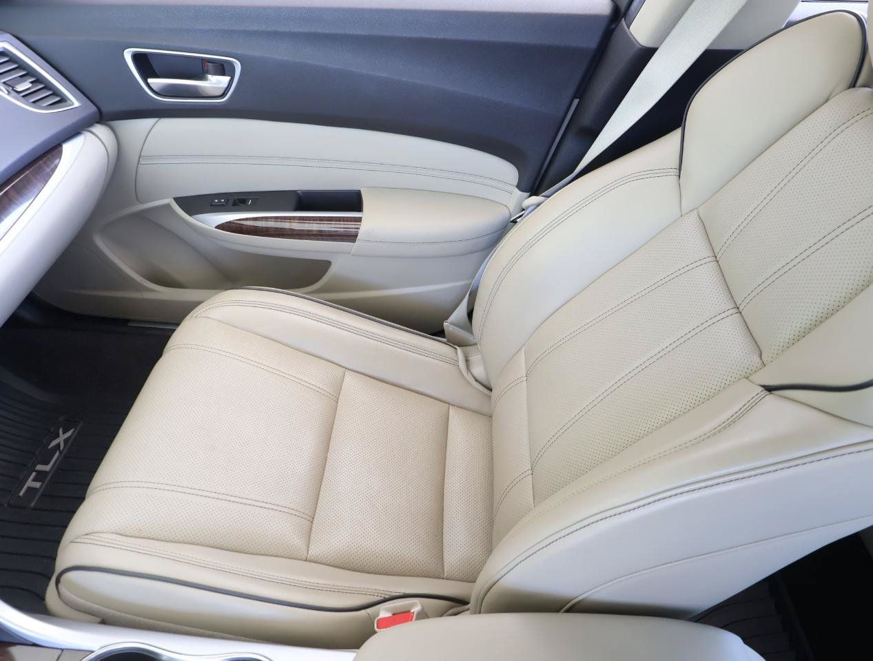 Used 2018 Acura TLX w/ Technology Package FWD image 19