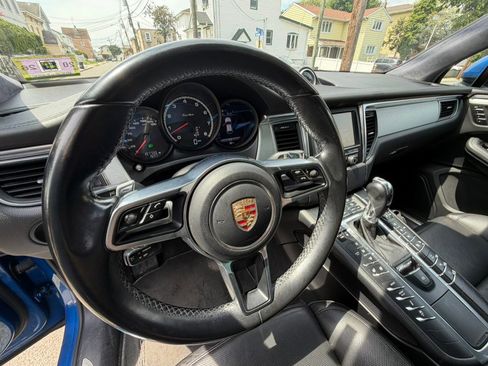 Used 2015 Porsche Macan Turbo AWD/4WD image 12