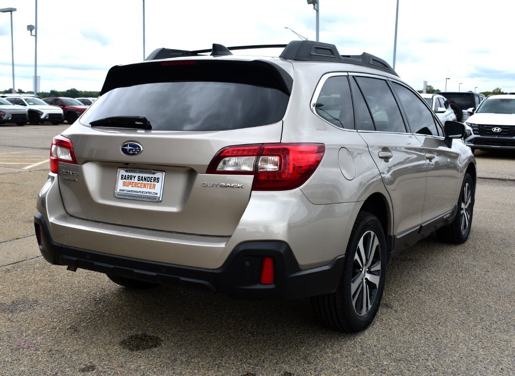 Used 2019 Subaru Outback 2.5i Limited AWD/4WD image 3