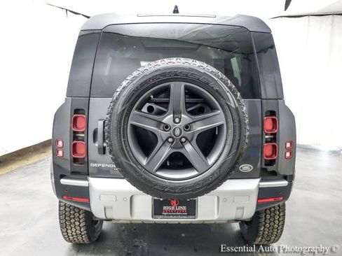 Used 2021 Land Rover Defender 110 SE image 6