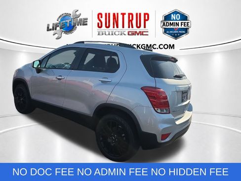 Used 2022 Chevrolet Trax LT w/ Sport Edition AWD/4WD image 3