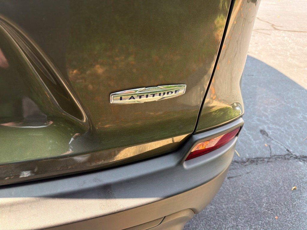 Certified 2021 Jeep Cherokee Latitude FWD image 6