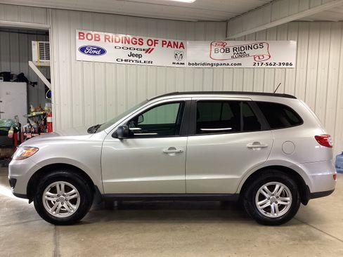 Used 2011 Hyundai Santa Fe GLS image 2