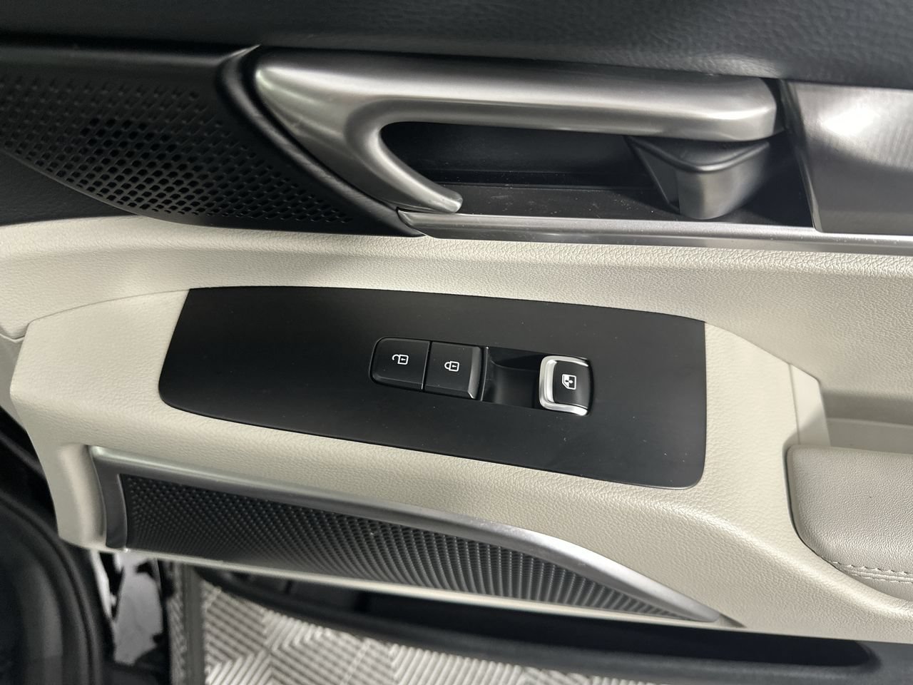 Certified 2024 Kia Telluride S FWD image 13
