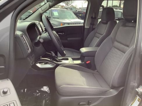 Used 2024 Nissan Frontier SV w/ Technology Package image 7