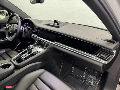 Used 2022 Porsche Panamera 4S w/ Premium Package image 34