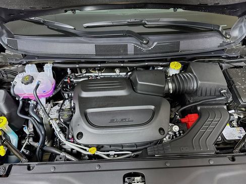 New 2026 Chrysler Pacifica Limited FWD image 33