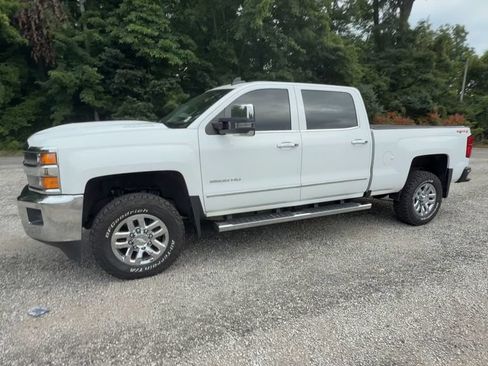 Used 2018 Chevrolet Silverado 2500 LTZ w/ Duramax Plus Package AWD/4WD image 4