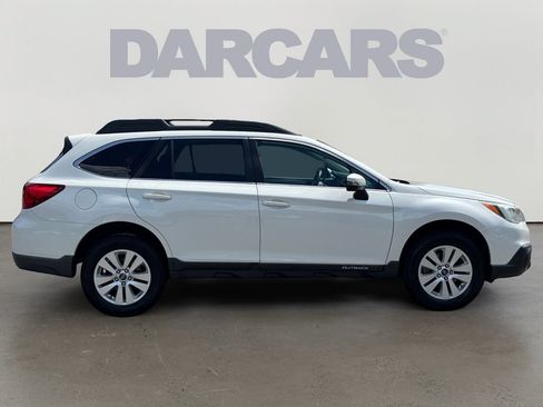 Used 2017 Subaru Outback 2.5i Premium AWD/4WD image 8