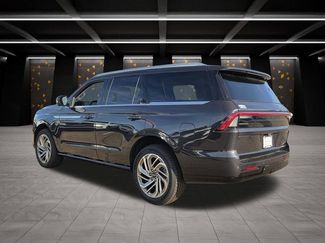 New 2025 Lincoln Navigator Reserve AWD/4WD video 3