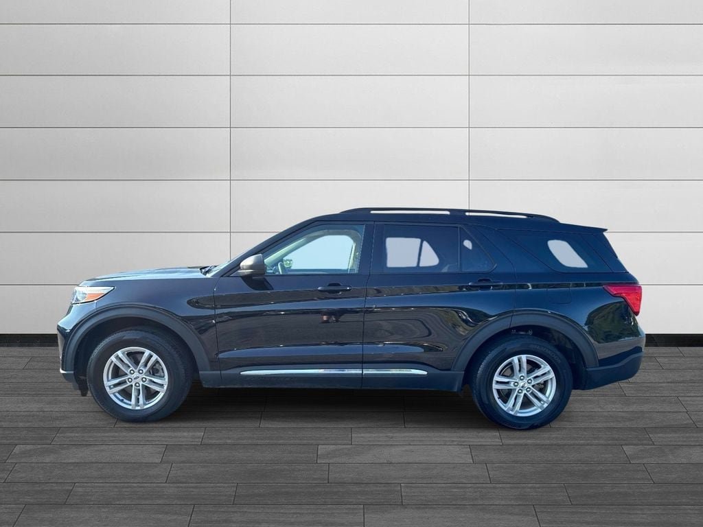 Used 2024 Ford Explorer XLT RWD image 6