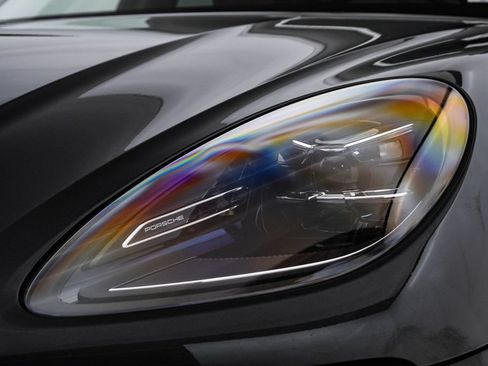 Certified 2026 Porsche Macan AWD/4WD image 7