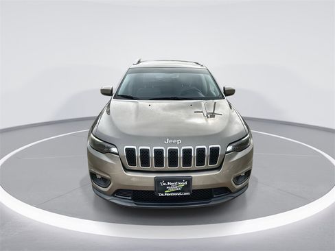 Used 2019 Jeep Cherokee Latitude w/ Popular Appearance Group image 3