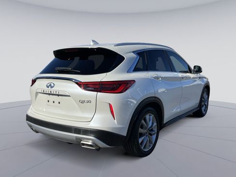 Used 2019 INFINITI QX50 Luxe w/ Navigation Package image 9