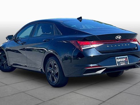 Used 2023 Hyundai Elantra SEL w/ Cargo Package FWD image 12