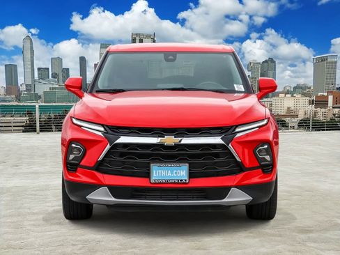 Used 2023 Chevrolet Blazer LT FWD image 2