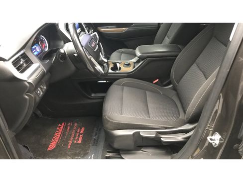 Used 2020 GMC Acadia SLE w/ LPO, Floor Liner Package AWD/4WD image 9