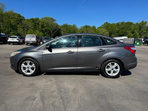 Used 2014 Ford Focus SE FWD image 2