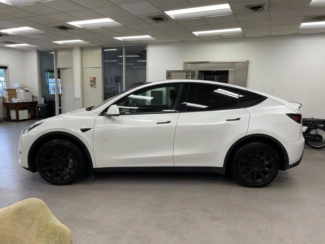 Used 2023 Tesla Model Y AWD image 35