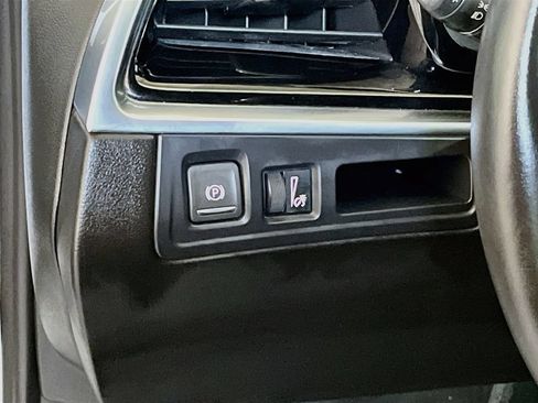 Used 2025 Cadillac XT6 Luxury w/ LPO, Floor Liner Package AWD/4WD image 10