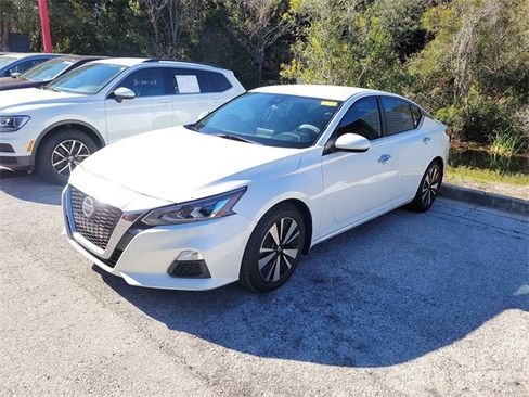 Used 2021 Nissan Altima 2.5 SV image 3