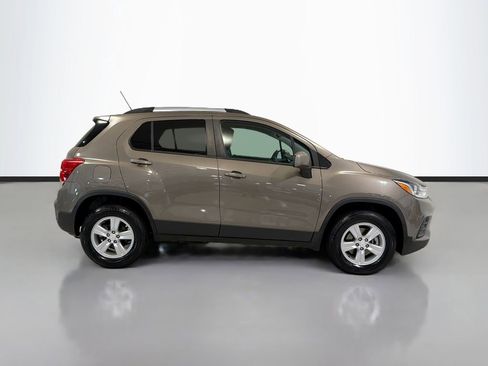 Used 2022 Chevrolet Trax LT w/ Driver Confidence Package AWD/4WD image 11