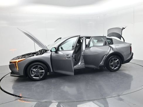Used 2025 Kia K4 FWD image 60
