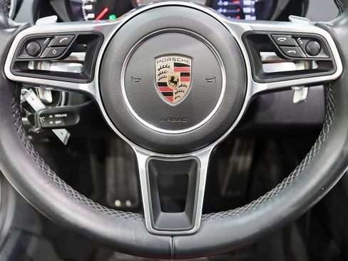 Used 2018 Porsche 718 Boxster S image 17