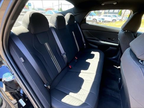 Used 2025 Hyundai Elantra SEL FWD image 20