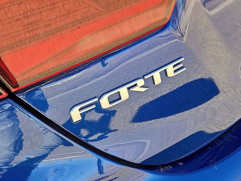 Used 2024 Kia Forte LXS image 14