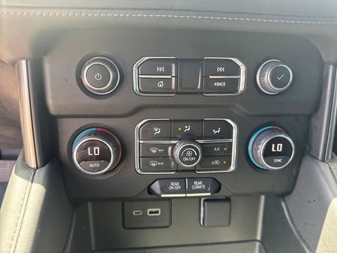 Used 2022 Chevrolet Tahoe LS RWD image 11
