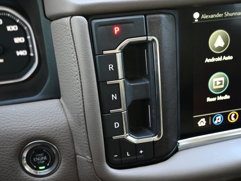 Used 2021 GMC Yukon XL Denali w/ Denali Premium Package AWD/4WD image 25