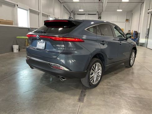 Used 2023 Toyota Venza XLE AWD/4WD image 6