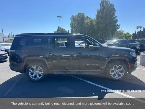 Used 2022 Jeep Wagoneer Series II RWD image 7