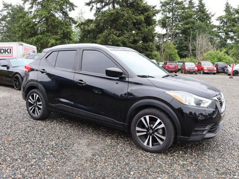 Used 2020 Nissan Kicks SV FWD image 6